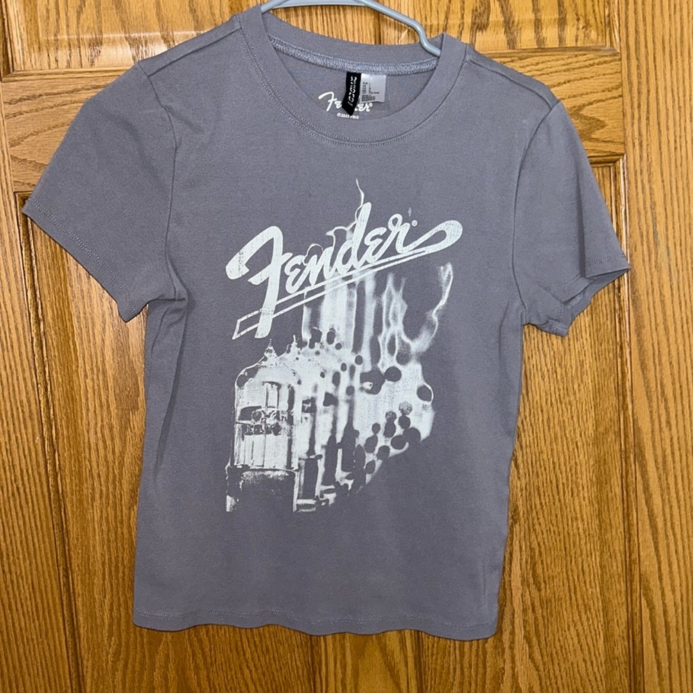 Grey Fender baby tee. Size large. Worn once. No stains or tears.